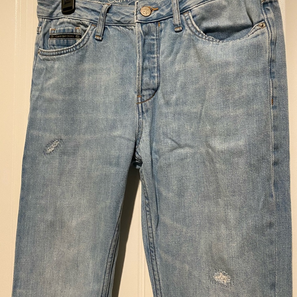 Calvin! Essential light wash jeans!